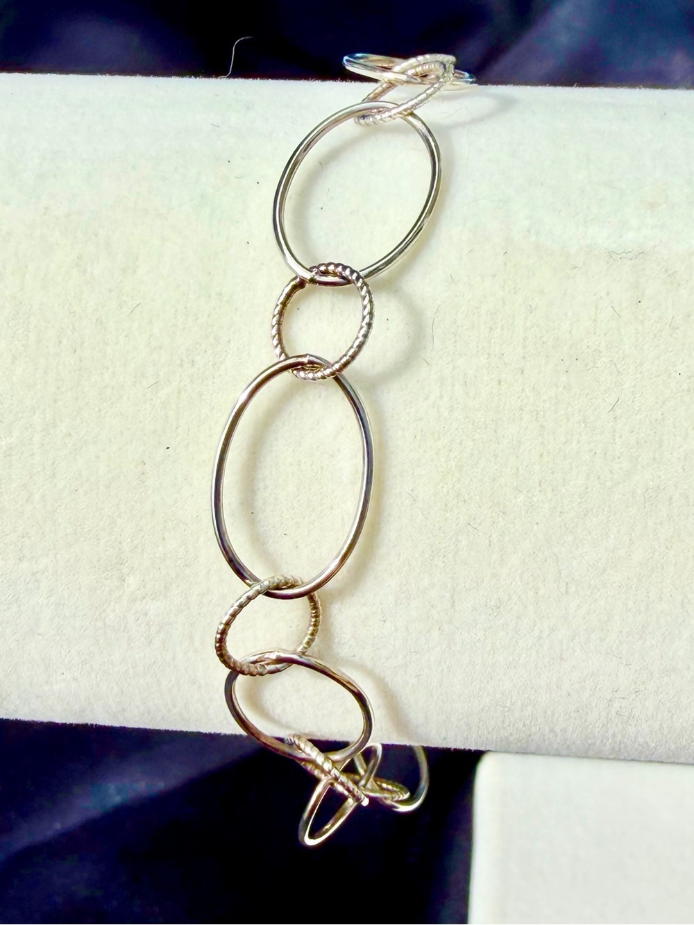 Vintage 925 Sterling Silver  Textured Oval & Cable Link Lobster Clasp Bracelet